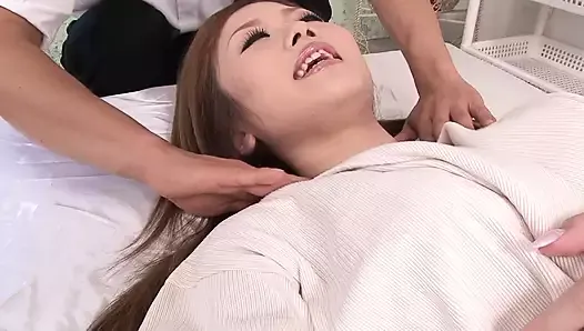 Chinese Teen went  to Massage and get a Orgasmus